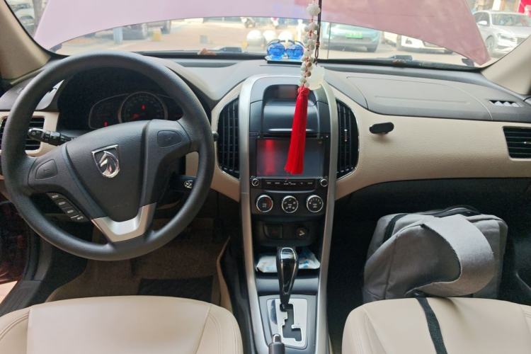 Used Baojun 630 2012 1.5L DVVT Automatic Elite Model Center Console