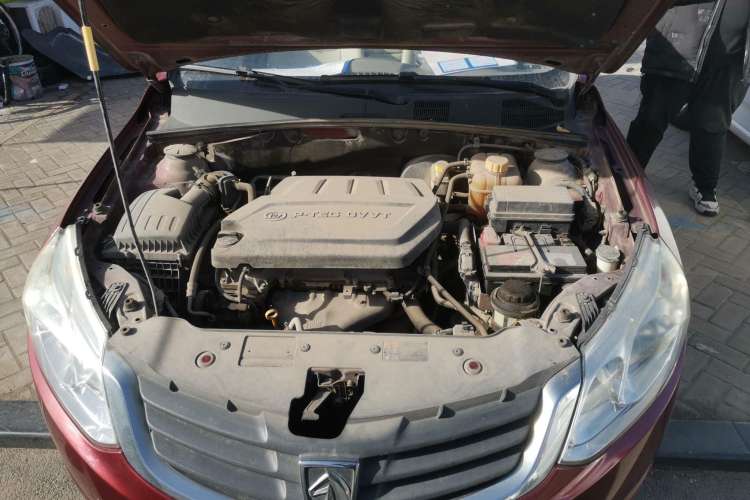 Used Baojun 630 2012 1.5L DVVT manual comfort version Engine Bay