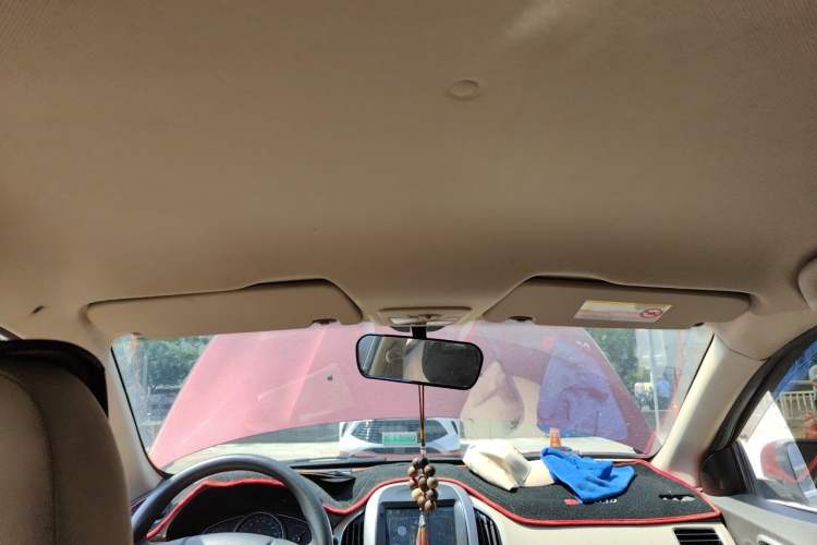 Used Baojun 630 2012 1.8L automatic comfort version Headliner