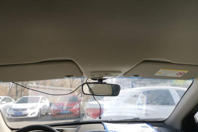 Used Baojun 630 2012 1.5L DVVT manual comfort version Headliner