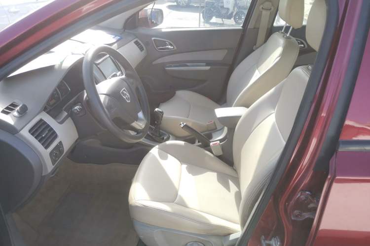 Used Baojun 630 2012 1.5L DVVT manual comfort version Left Front Seat
