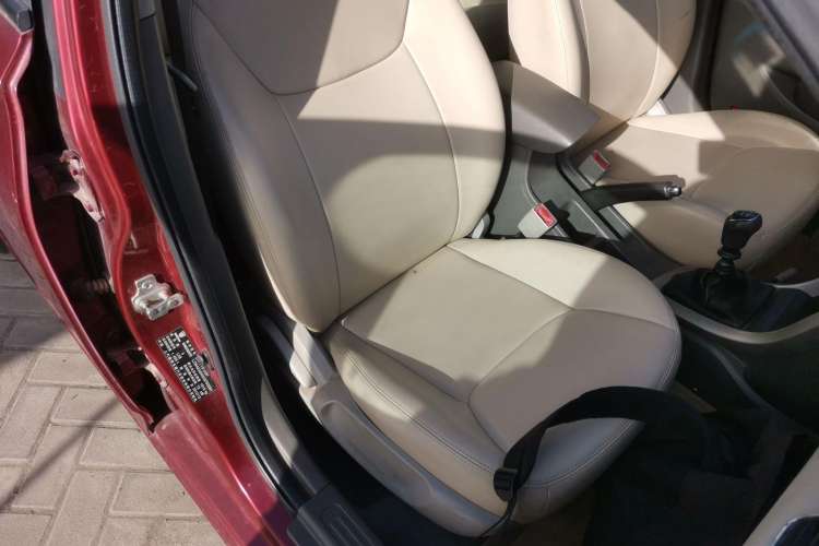 Used Baojun 630 2012 1.5L DVVT manual comfort version Right Front Seat