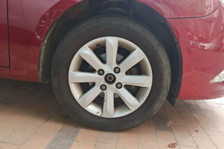 Used Baojun 630 2012 1.5L DVVT Automatic Elite Model Right Front Wheel Hub