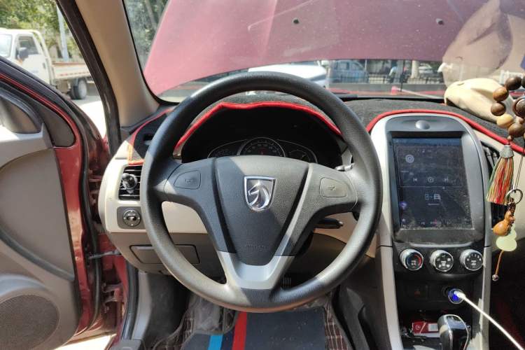 Used Baojun 630 2012 1.8L automatic comfort version Steering Wheel