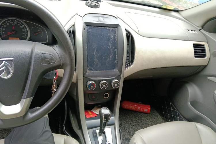 Used Baojun 630 2012 1.5L DVVT Automatic Elite Model Audio And AC Panel