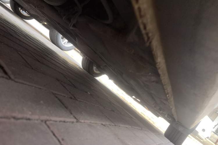Used Baojun 630 2012 1.5L DVVT automatic comfort version Chassis Rear Right