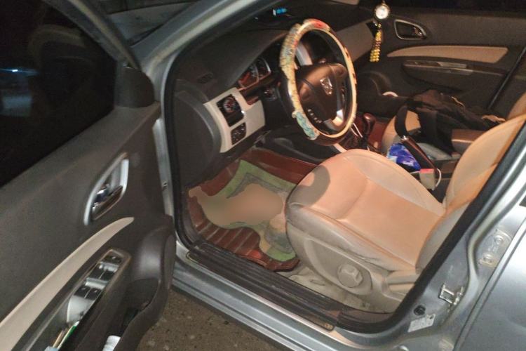 Used Baojun 630 2012 1.5L DVVT Manual Elite Model Driver Seat