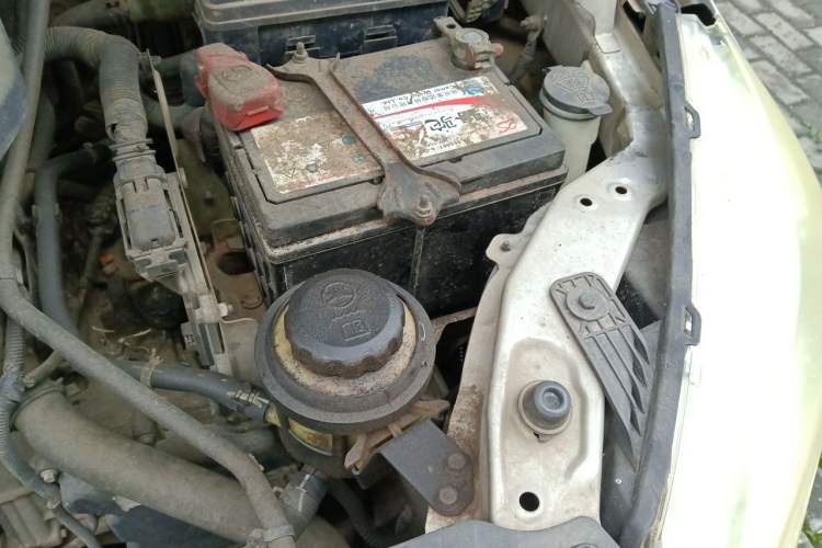 Used Baojun 630 2012 1.5L DVVT Automatic Elite Model Engine Bay Left