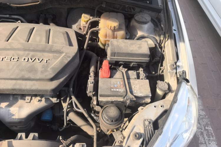 Used Baojun 630 2012 1.5L DVVT automatic comfort version Engine Bay Left