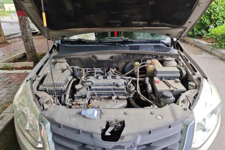 Used Baojun 630 2012 1.5L DVVT manual comfort version Engine Bay