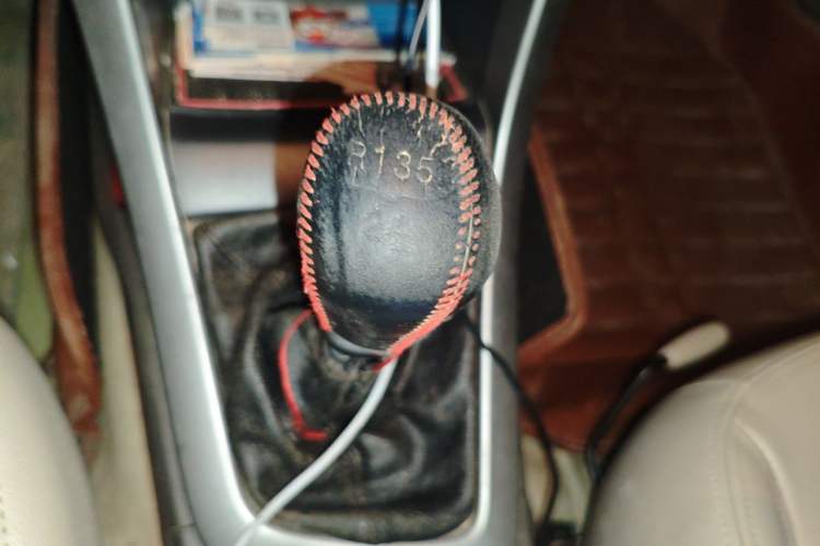 Used Baojun 630 2012 1.5L DVVT Manual Elite Model Gear Lever