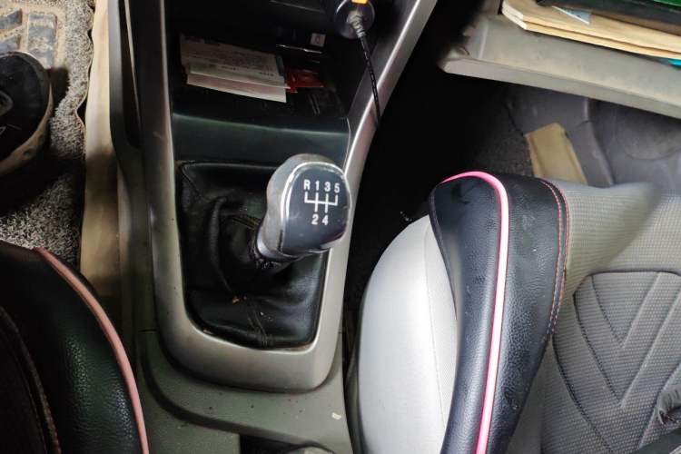Used Baojun 630 2012 1.5L DVVT manual comfort version Gear Lever