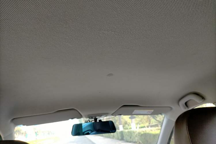 Used Baojun 630 2012 1.5L DVVT manual comfort version Headliner