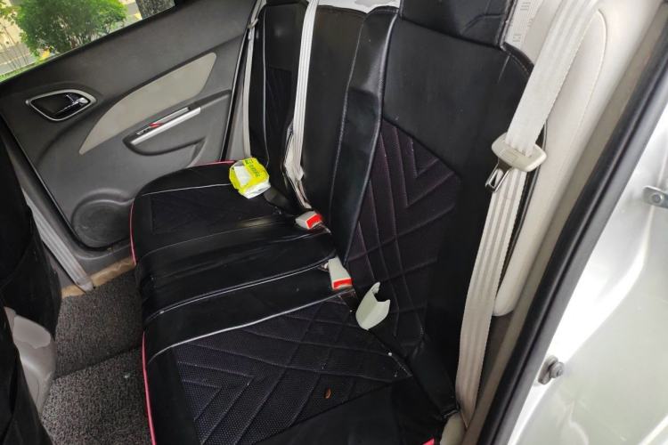 Used Baojun 630 2012 1.5L DVVT manual comfort version Left Rear Seat