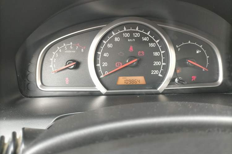 Used Baojun 630 2012 1.5L DVVT manual comfort version Odometer Close Up