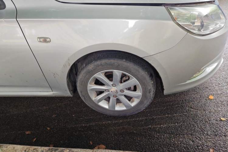 Used Baojun 630 2012 1.5L DVVT manual comfort version Right Front Wheel Hub