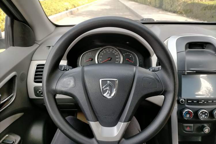 Used Baojun 630 2012 1.5L DVVT manual comfort version Steering Wheel