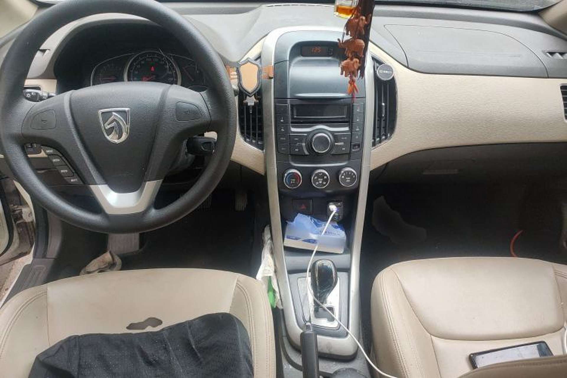 Used Baojun 630 2012 1.5L DVVT Automatic Elite Model Center Console
