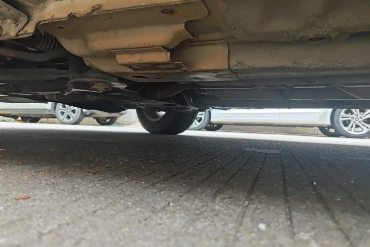 Used Baojun 630 2012 1.5L DVVT manual comfort version Chassis Front