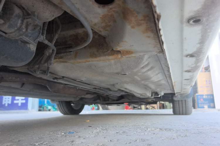 Used Baojun 630 2012 1.5L DVVT automatic comfort version Chassis Rear Right