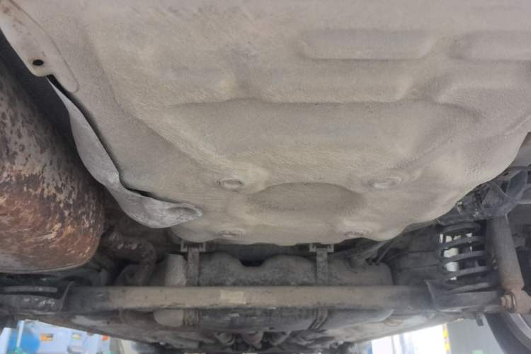 Used Baojun 630 2012 1.5L DVVT automatic comfort version Chassis Rear