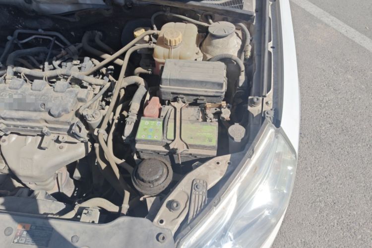 Used Baojun 630 2012 1.5L DVVT Manual Standard Model Engine Bay Left