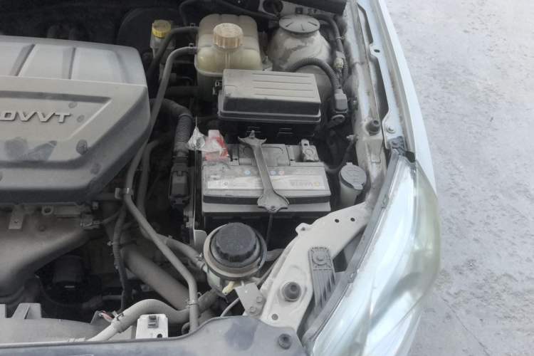 Used Baojun 630 2012 1.5L DVVT automatic comfort version Engine Bay Left