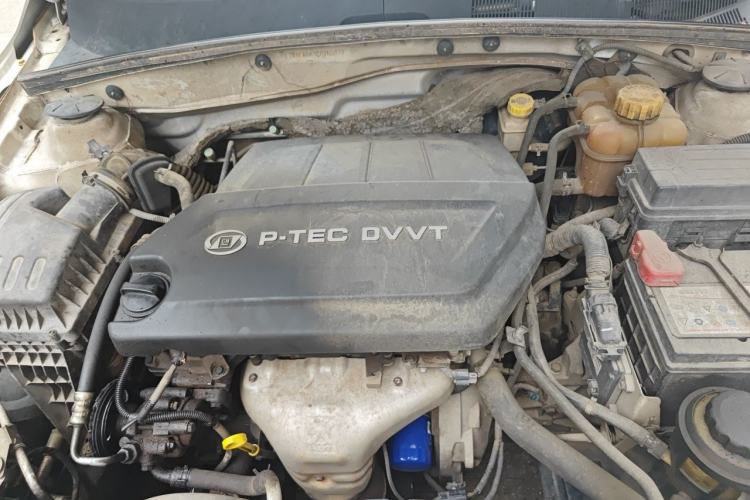 Used Baojun 630 2012 1.5L DVVT manual comfort version Engine Bay
