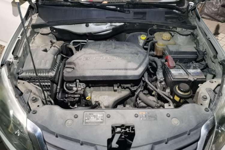Used Baojun 630 2012 1.5L DVVT automatic comfort version Engine Bay