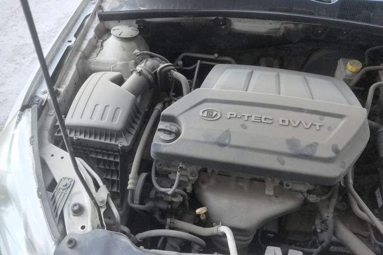 Used Baojun 630 2012 1.5L DVVT automatic comfort version Engine Bay Right