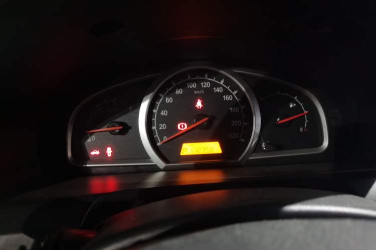 Used Baojun 630 2012 1.5L DVVT automatic comfort version Instrument Cluster