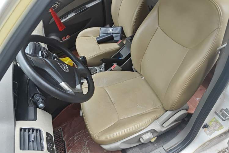 Used Baojun 630 2012 1.5L DVVT manual comfort version Left Front Seat