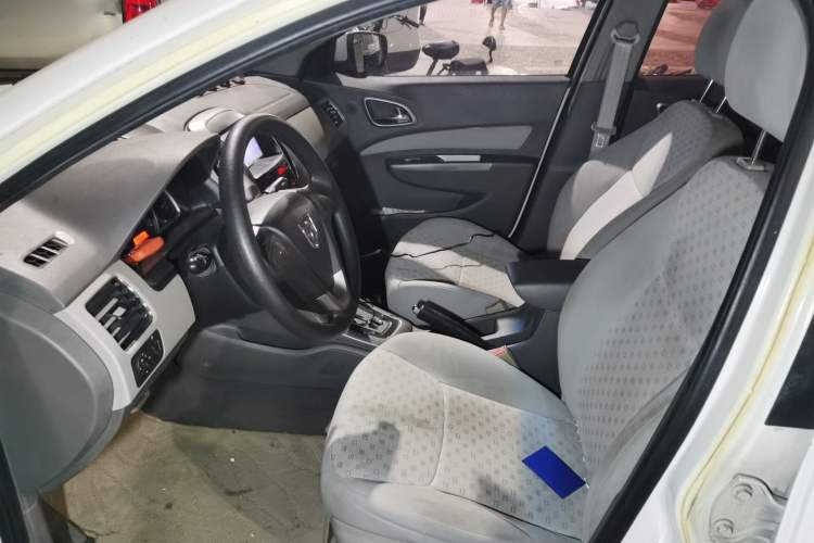 Used Baojun 630 2012 1.5L DVVT automatic comfort version Left Front Seat
