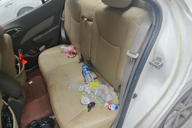 Used Baojun 630 2012 1.5L DVVT manual comfort version Left Rear Seat