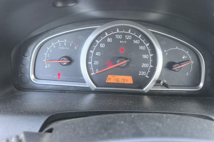 Used Baojun 630 2012 1.5L DVVT automatic comfort version Odometer Close Up