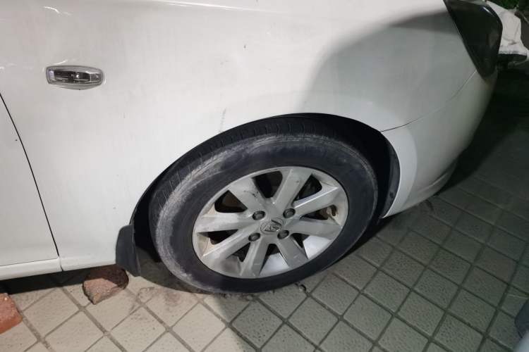 Used Baojun 630 2012 1.5L DVVT automatic comfort version Right Front Wheel Hub
