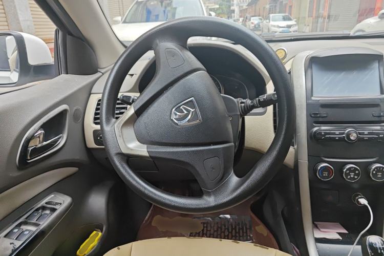 Used Baojun 630 2012 1.5L DVVT manual comfort version Steering Wheel