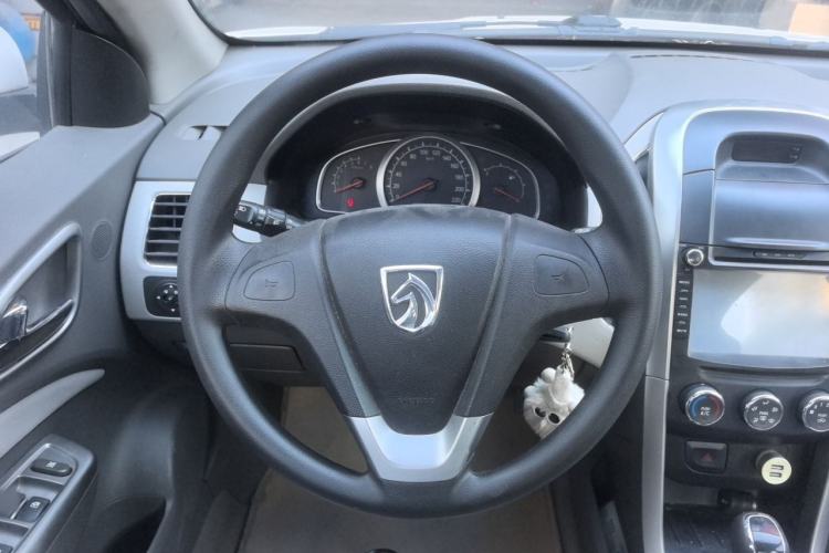 Used Baojun 630 2012 1.5L DVVT automatic comfort version Steering Wheel