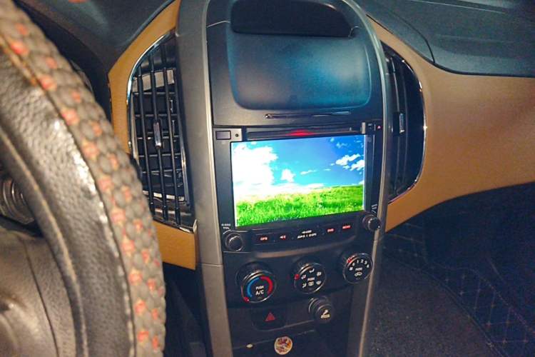 Used Baojun 630 2013 1.5L manual Elite version Audio And AC Panel