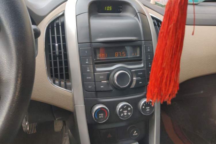 Used Baojun 630 2013 1.5L manual standard version Audio And AC Panel