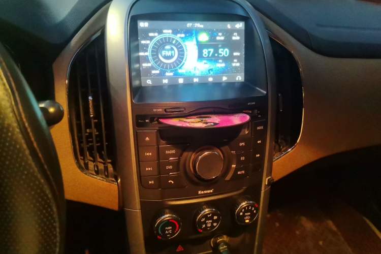 Used Baojun 630 2013 1.5L manual Comfort trim Audio And AC Panel