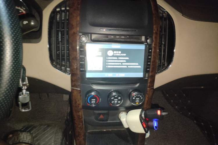 Used Baojun 630 2013 1.8L manual Comfort trim level Audio And AC Panel