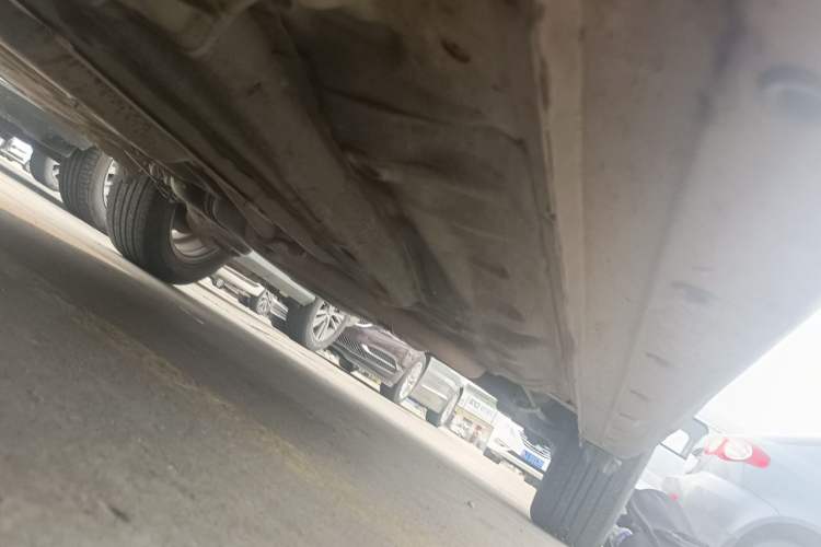 Used Baojun 630 2013 1.5L manual standard version Chassis Front Left