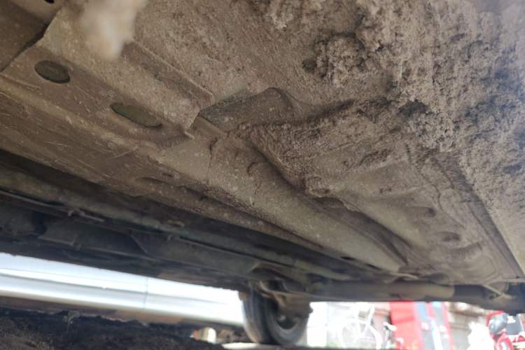 Used Baojun 630 2013 1.5L manual standard version Chassis Front Left