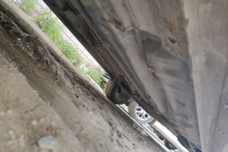 Used Baojun 630 2013 1.5L manual standard version Chassis Front Left