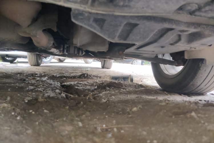 Used Baojun 630 2013 1.5L manual standard version Chassis Front