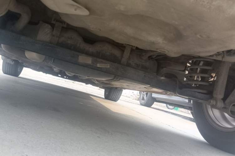 Used Baojun 630 2013 1.5L manual standard version Chassis Rear