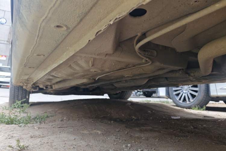 Used Baojun 630 2013 1.5L manual standard version Chassis Rear Left