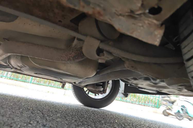 Used Baojun 630 2013 1.5L manual standard version Chassis Rear Left