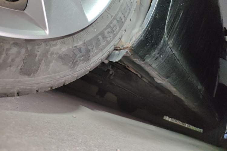 Used Baojun 630 2013 1.5L manual standard version Chassis Rear Right